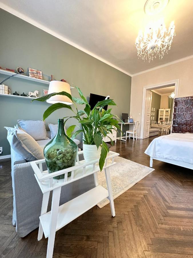 The Spot With Green Chair - Cozy Space Near Danube Budapest Exterior photo